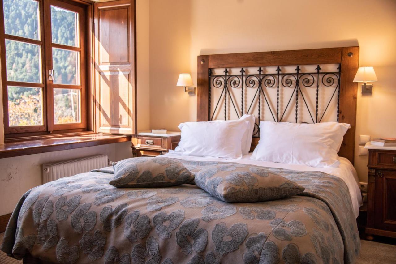Epoches Hotel Karpenisi ภายนอก รูปภาพ