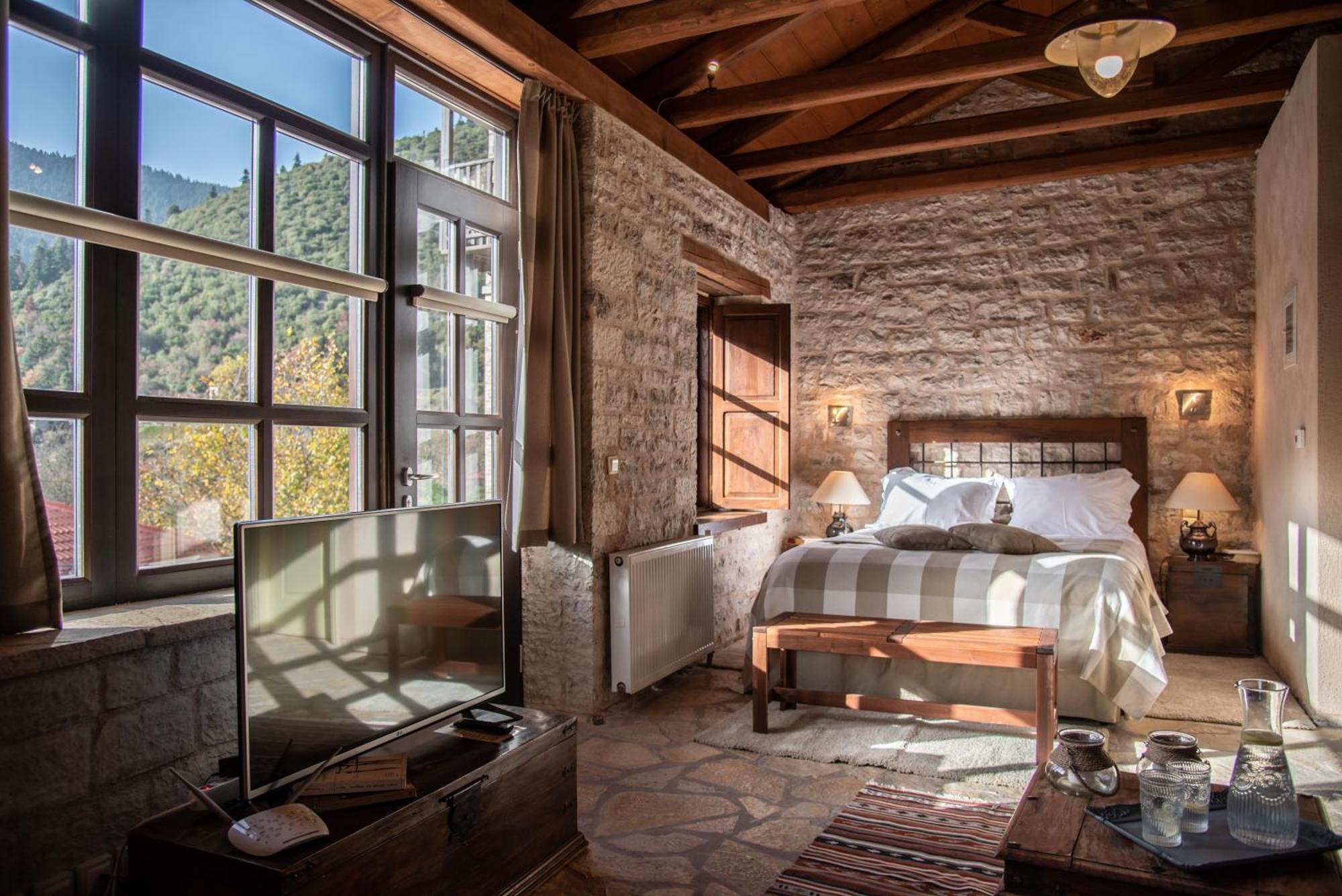 Epoches Hotel Karpenisi ภายนอก รูปภาพ
