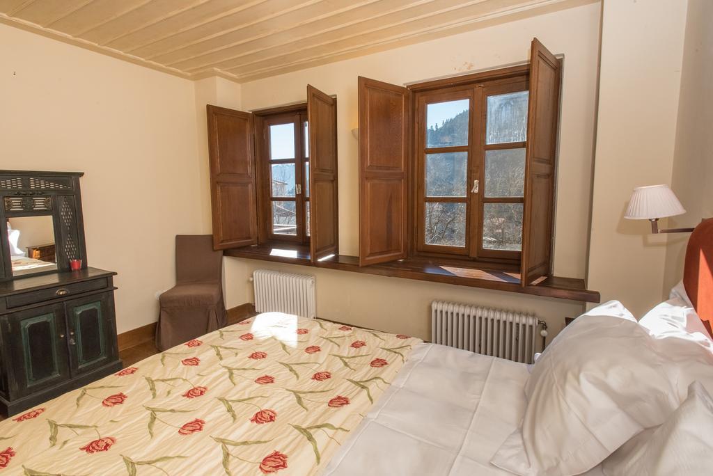 Epoches Hotel Karpenisi ภายนอก รูปภาพ