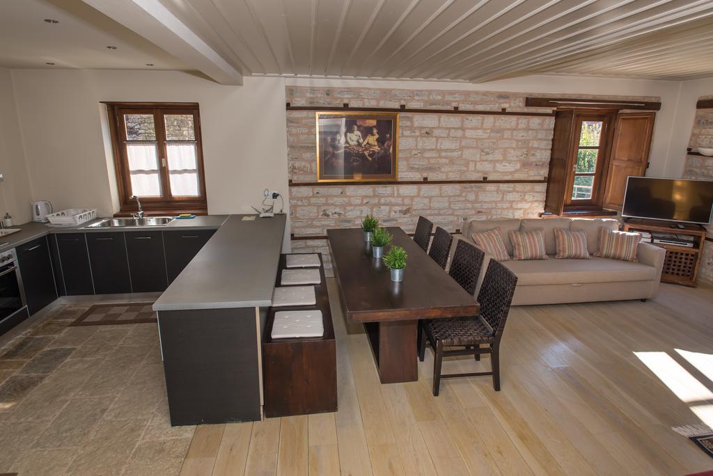 Epoches Hotel Karpenisi ภายนอก รูปภาพ