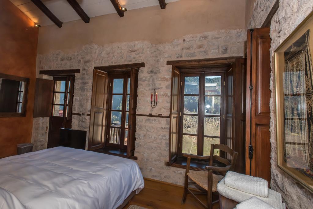 Epoches Hotel Karpenisi ภายนอก รูปภาพ
