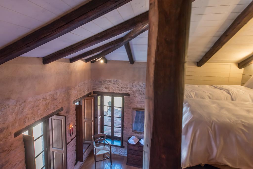Epoches Hotel Karpenisi ภายนอก รูปภาพ