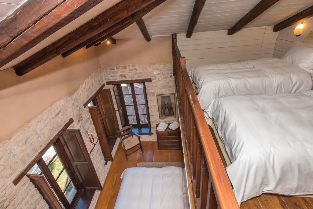 Epoches Hotel Karpenisi ภายนอก รูปภาพ