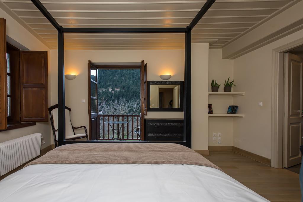 Epoches Hotel Karpenisi ภายนอก รูปภาพ