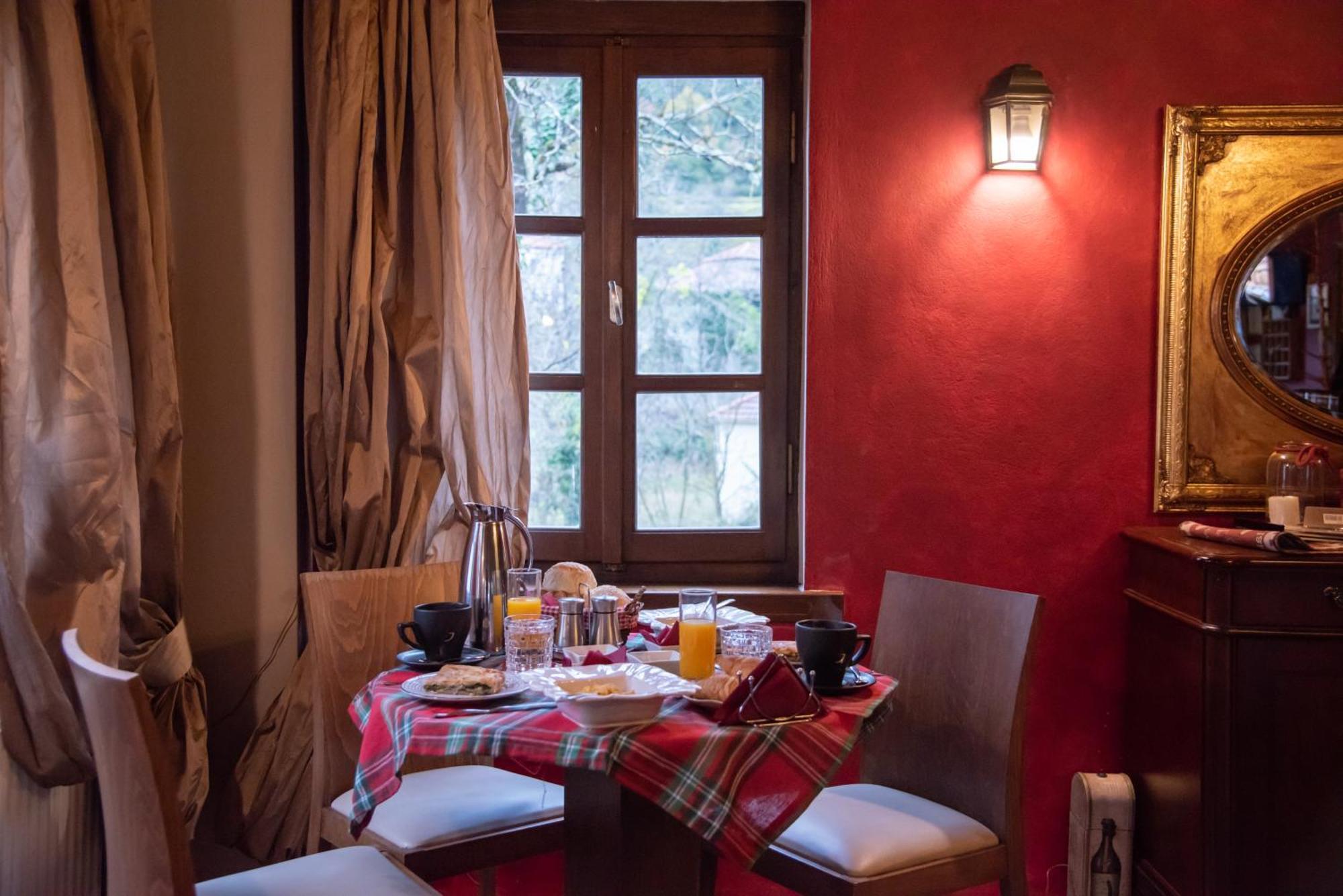 Epoches Hotel Karpenisi ภายนอก รูปภาพ